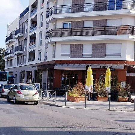 Chambre Privee Entre Paris Et Disneyland Apartment Noisy-le-Grand Bagian luar foto