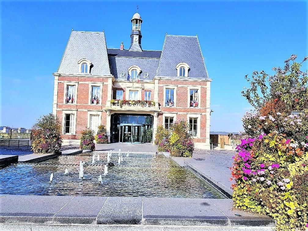 Chambre Privee Entre Paris Et Disneyland Apartment Noisy-le-Grand Bagian luar foto