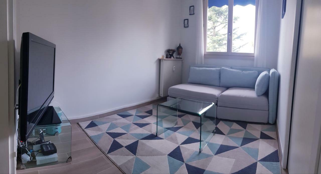 Chambre Privee Entre Paris Et Disneyland Apartment Noisy-le-Grand Bagian luar foto